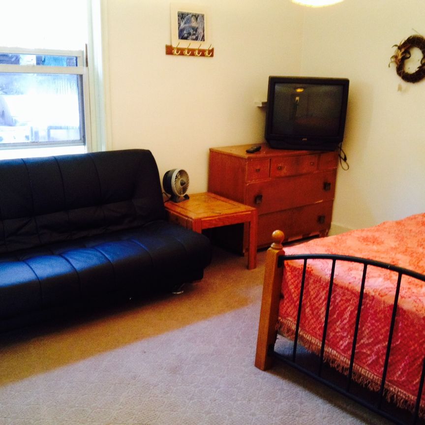 ***PREFECT FOR DEDICATED STUDENT OR PROFESSIONAL** - Photo 1