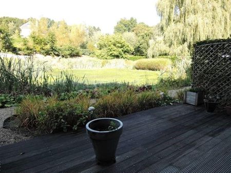 Lumineux rez de chaussée duplex avec parking à 1640 rhode st genese  Loyer: 1 300 € - Photo 3