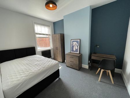1 bedroom in a house share to rent - Photo 3