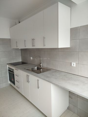 🏡 Apartamento T1 Renovado para Arrendamento – Casal S. Brás, Amadora 🏡 - Photo 2