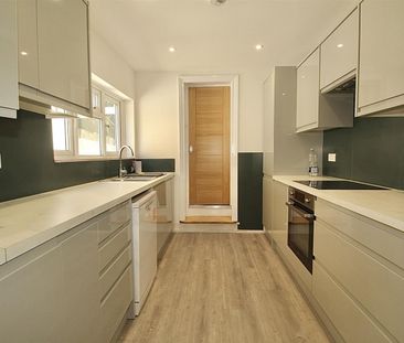 3 Bedroom House - Terraced To Let - Photo 5