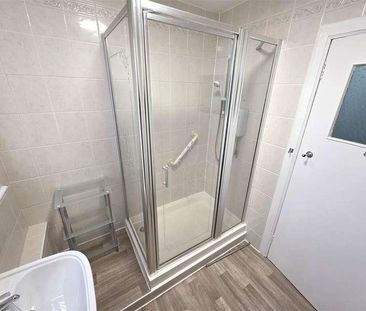 Orchard Park, Giffnock, Glasgow, G46 - Photo 1