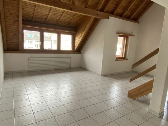 Geräumige 5.5-Zimmer-Maisonettewohnung mit rustikalen Charme - Photo 1