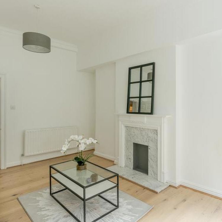 A good size property within easy walking distance of the city centre, BRI and the university. - Photo 1
