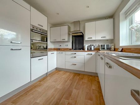 3 bedroom terraced house to rent - Photo 5