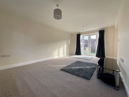 2 bedroom Semi-Detached House to let - Photo 1