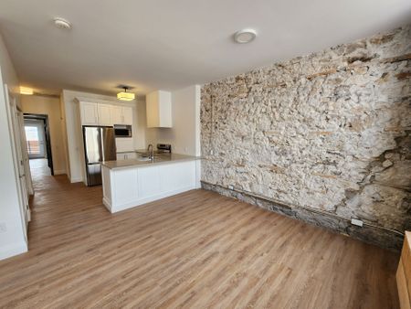 For Lease - 35-39 main Street Unit# 301, Cambridge, Ontario - Photo 2