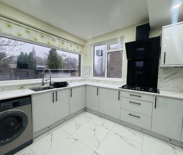 Newforth Grove, Bradford - Photo 3