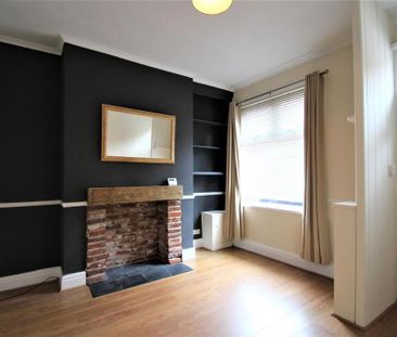 2 bedroom end of terrace house to rent - Photo 1