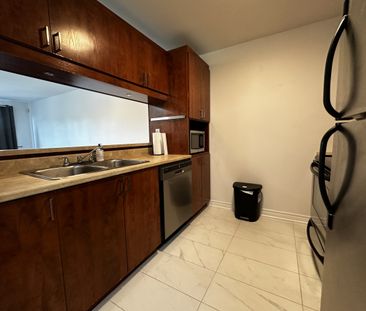 Condo de 2 chambres offert en location entièrement meublé. - Photo 4