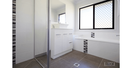 Four bedroom family home in Ningi - Photo 2