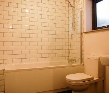 Apartment 1, 172 North Queen Street - Photo 2