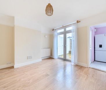 3 bedroom semi-detached house to rent - Photo 3