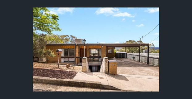Family Home with Built-In Views and Self-Contained Suite - Photo 1
