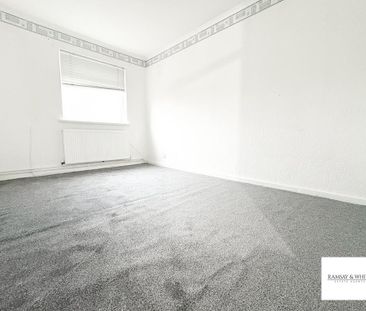 2 bedroom end of terrace house to rent - Photo 5