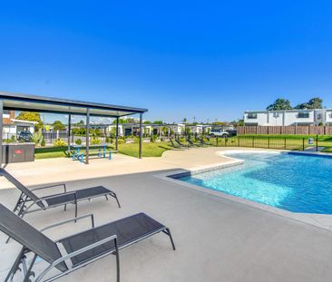 Discover luxury living in Palm Views Estate, 4 bedroom townhouse . - Photo 6