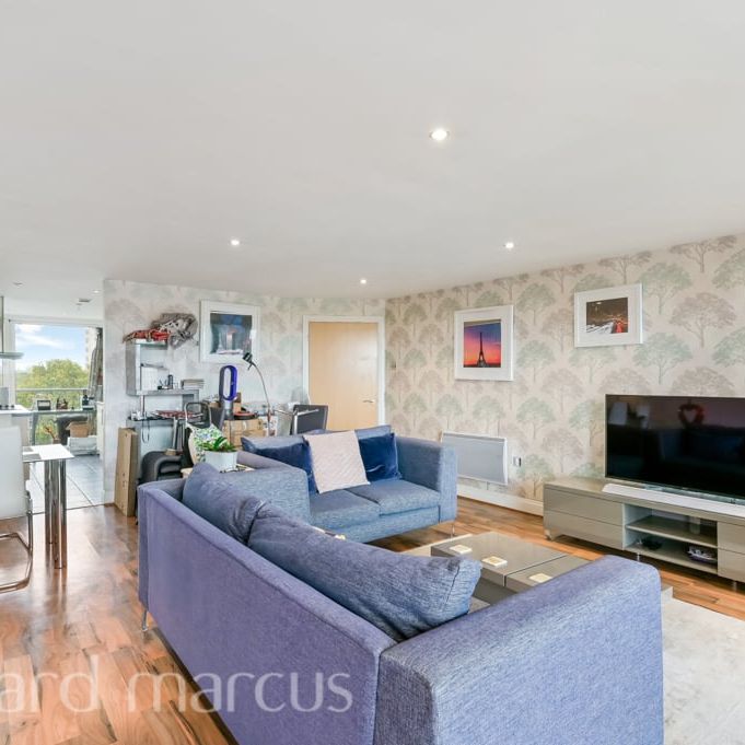 Holland Gardens, Brentford - Photo 1