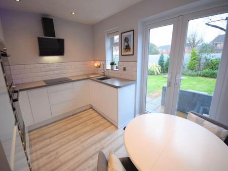 2 bedroom semi-detached house to rent - Photo 5