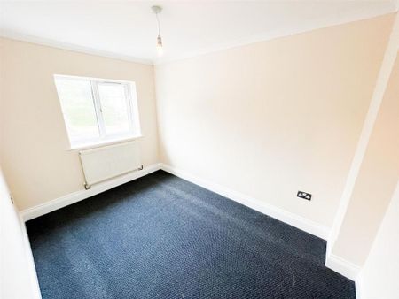 4 bedroom terraced house to rent - Photo 5