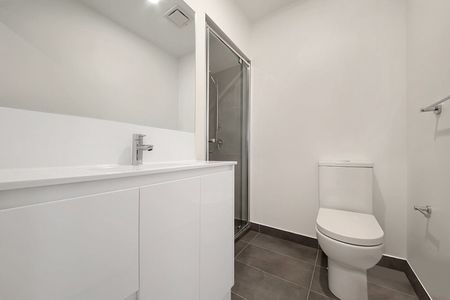 2/2A Lorna Ave Northcote VIC 3070 - Photo 2