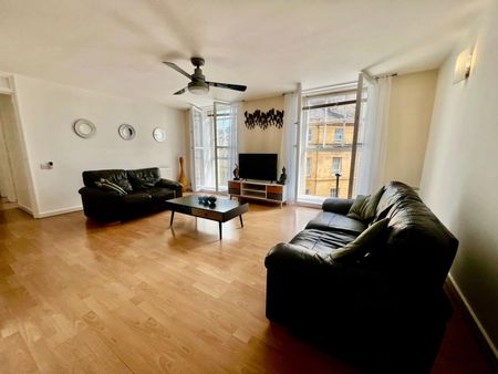 2 bedroom Flat To Let Total Size: 743 SQ FT - Photo 2