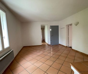 AIX EN PROVENCE LOT 4 - Aix Pont de L'Arc T4 de 78 m2 à la campagne - Photo 3