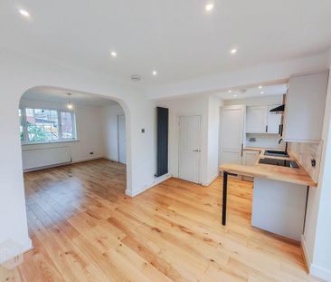 3 bedroom semi-detached house to rent - Photo 6