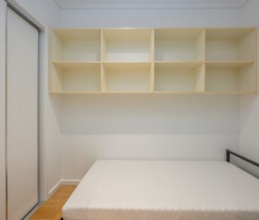 2-Bedroom Apartment in the Heart of Carlton - Photo 3