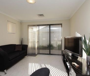 19 Fielder Court, Kardinya. - Photo 2