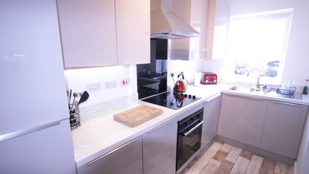 20 Newdawn Place, CHELTENHAM GL510FR - Photo 5