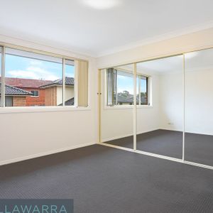 Located just minutes walk to Wollongong Hospital, Train Station and the CBD - Photo 2