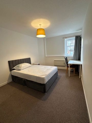 3 Bed Flat, Beltane Street, G3 - Photo 2