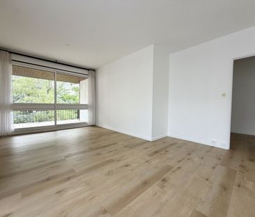 Location Appartement 1 pièce 43m² FONTENAY LE FLEURY 78330 - Photo 2