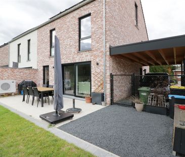 Prachtige nieuwbouwwoning met 4 slpk. met gusntige ligging - Foto 1