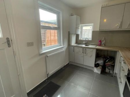 3 Bedroom House To Let - Photo 5