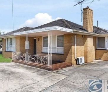 2 Hilton Avenue, Springvale - Photo 2