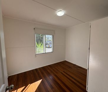 3 BEDROOM HOME - FULLY FENCED - Photo 4
