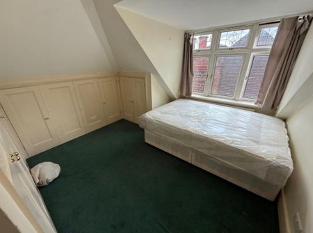 Room in a Shared House, Powys Lane, N14 - Photo 4