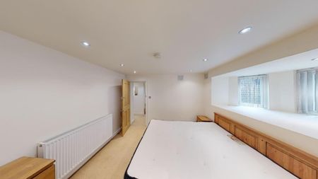 5 bedroom flat to rent - Photo 2
