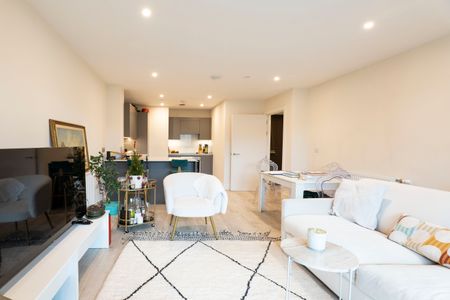 A one-bedroom, one-bathroom apartment on Warwick Lane, Kensington, London, W14 - Photo 3