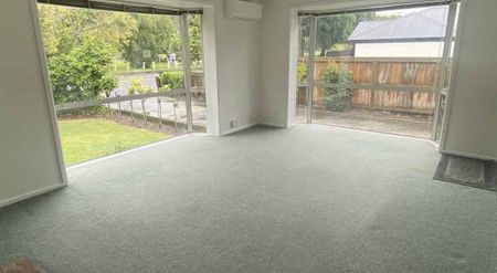 Comfortable and Convenient Family Home - Photo 2