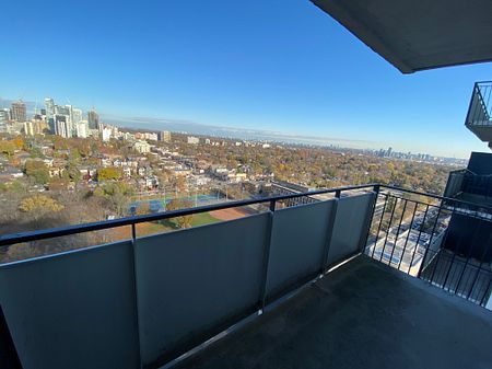 225 Davisville Avenue - Photo 5