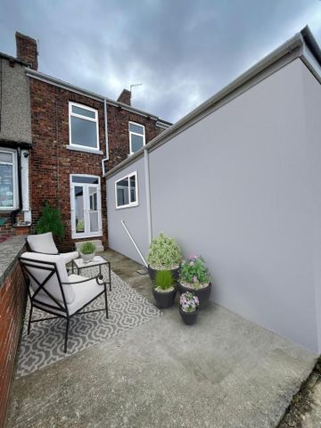 3 bedroom terraced house to rent - Photo 2