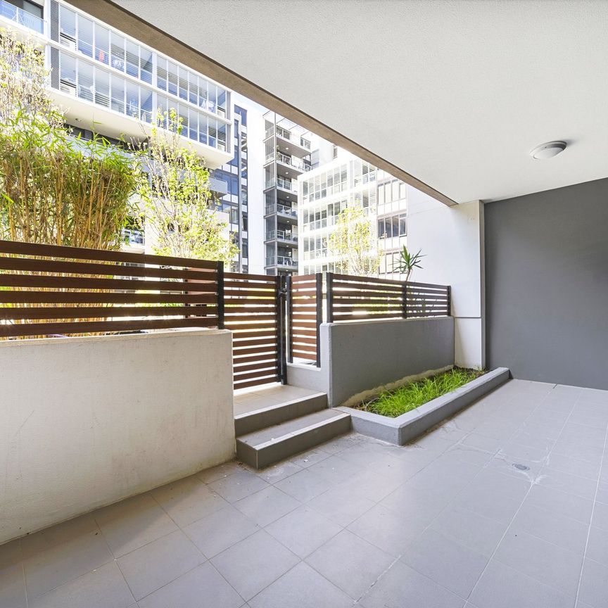 Modern & Tranquil Courtyard Living | Floorboards - Photo 1