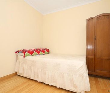 House to rent - Photo 2