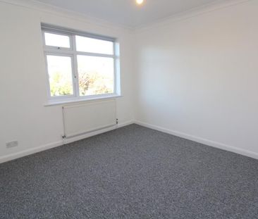 3 bedroom end of terrace house to rent - Photo 2