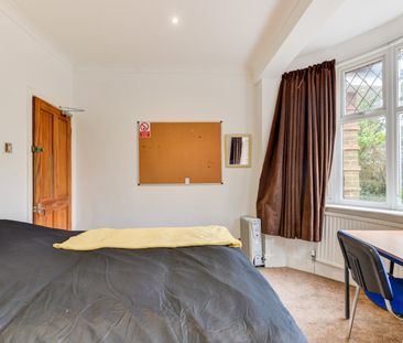 Room in a Shared House, The Upper Drive, BN3 - Photo 5
