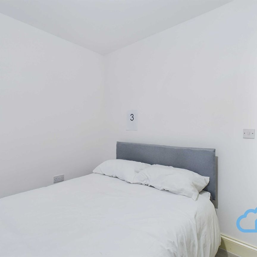 RM3 Halley Road | Newham | London | E12 6UE - Photo 1