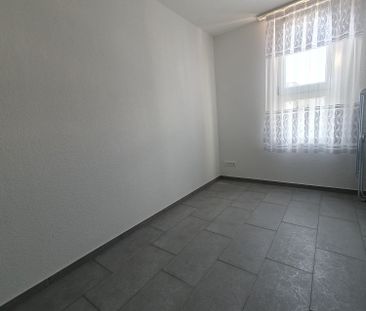Helle 4.5-Zimmerwohnung mit Aussicht - Photo 2