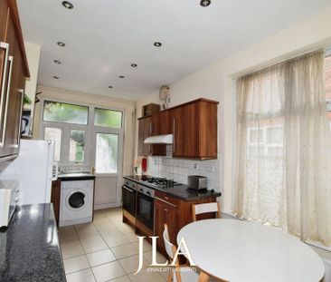 6 bedroom terraced house to rent - Photo 5